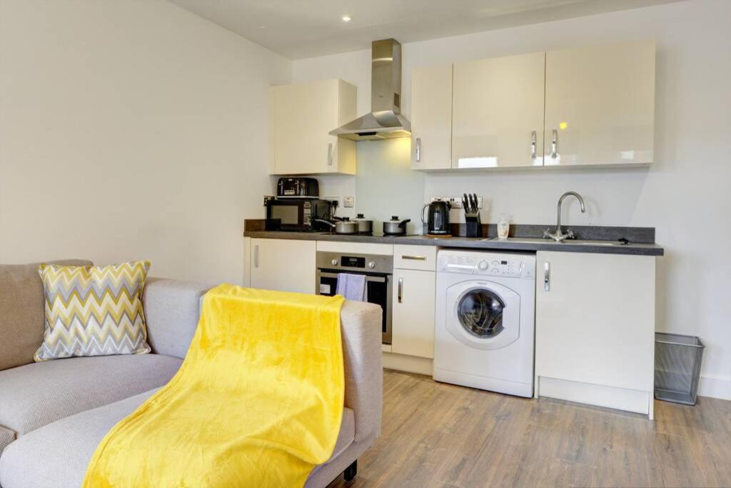 Modern & Stylish 2Br Apartment - Queens House コヴェントリー エクステリア 写真